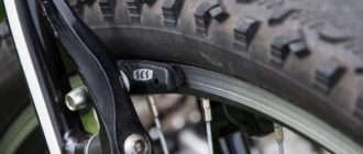 Hvorfor knirker bremserne på din cykel, når du bremser