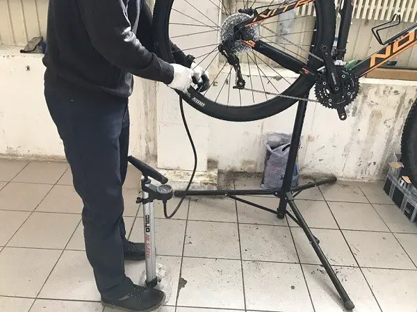 klargøring af cykelhjul til sæsonen
