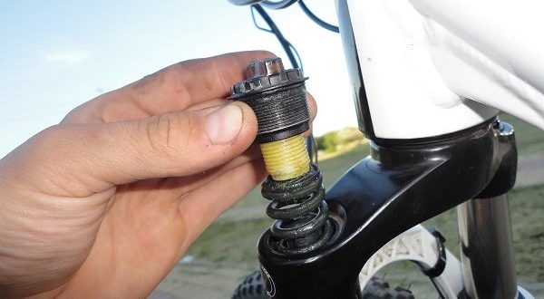 Justering af forgaflen på din cykel - hvordan du indstiller og justerer